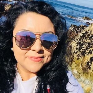 Meet your Posher, Alejandrina